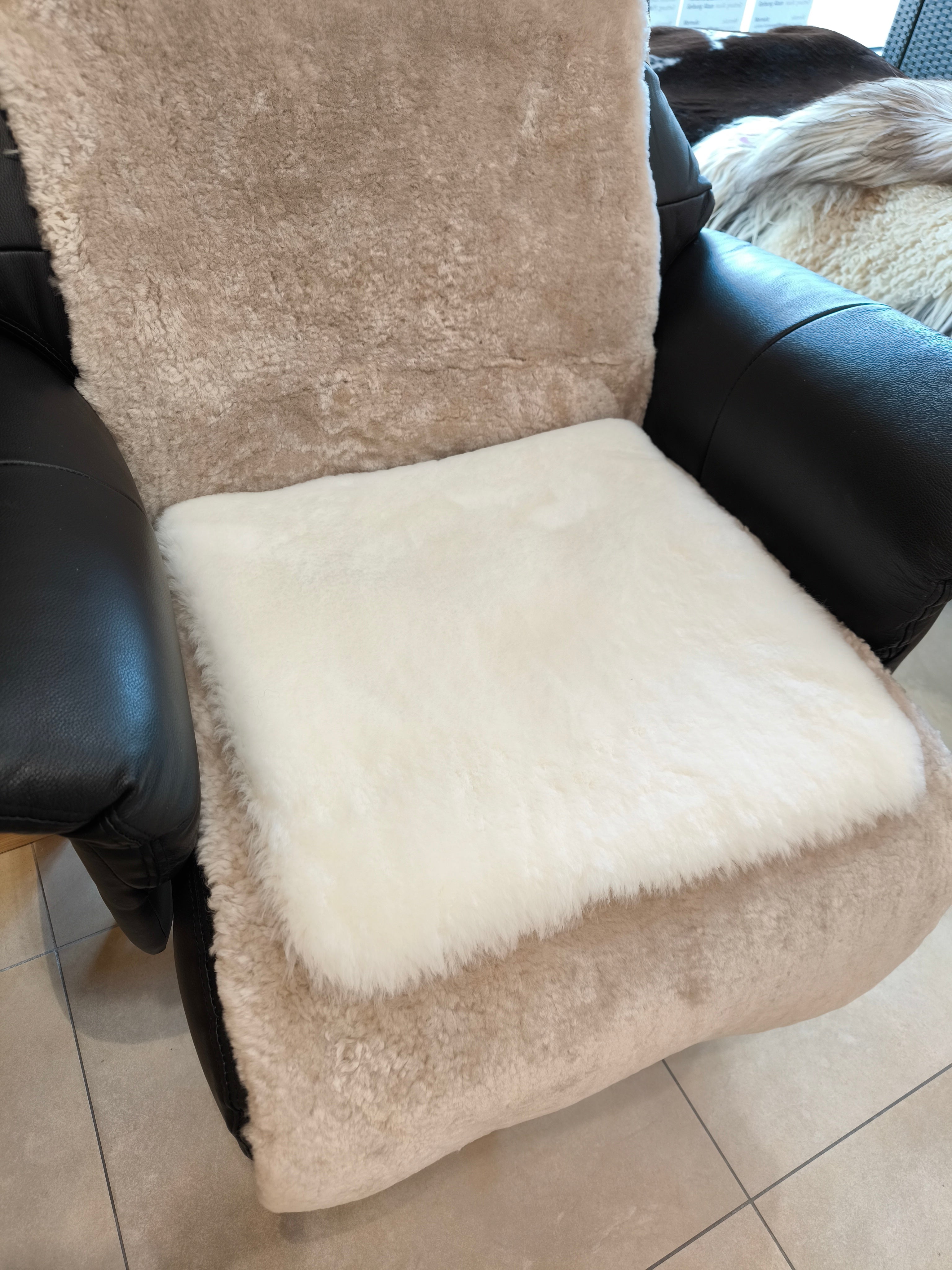 Lammfell - kurzwollig - Sitzkissen - quadratisch - 40 cm - weiß - Leibersperger Lammfell